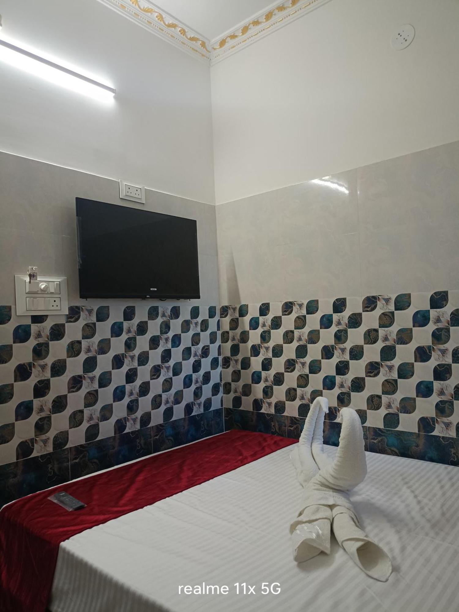 Hotel Trupti Residency Puri Esterno foto