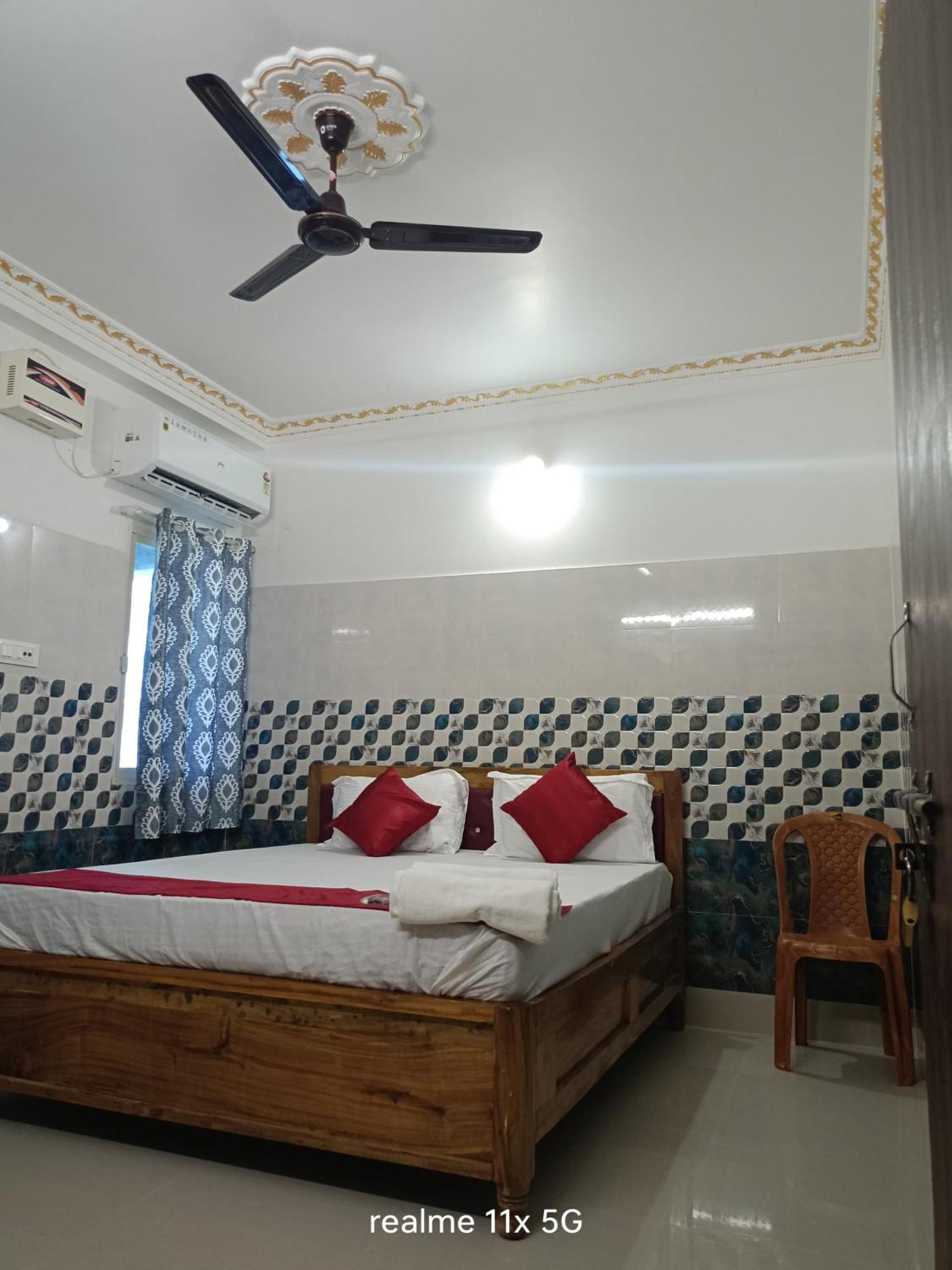Hotel Trupti Residency Puri Esterno foto